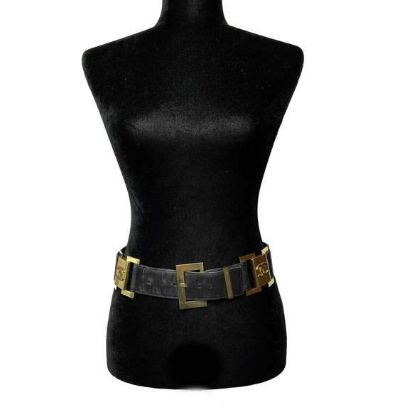 CHANEL - Vintage 1980's Black Leather and Gold Buckle CC Link Belt - 75 / 30 - Picture 6 of 12